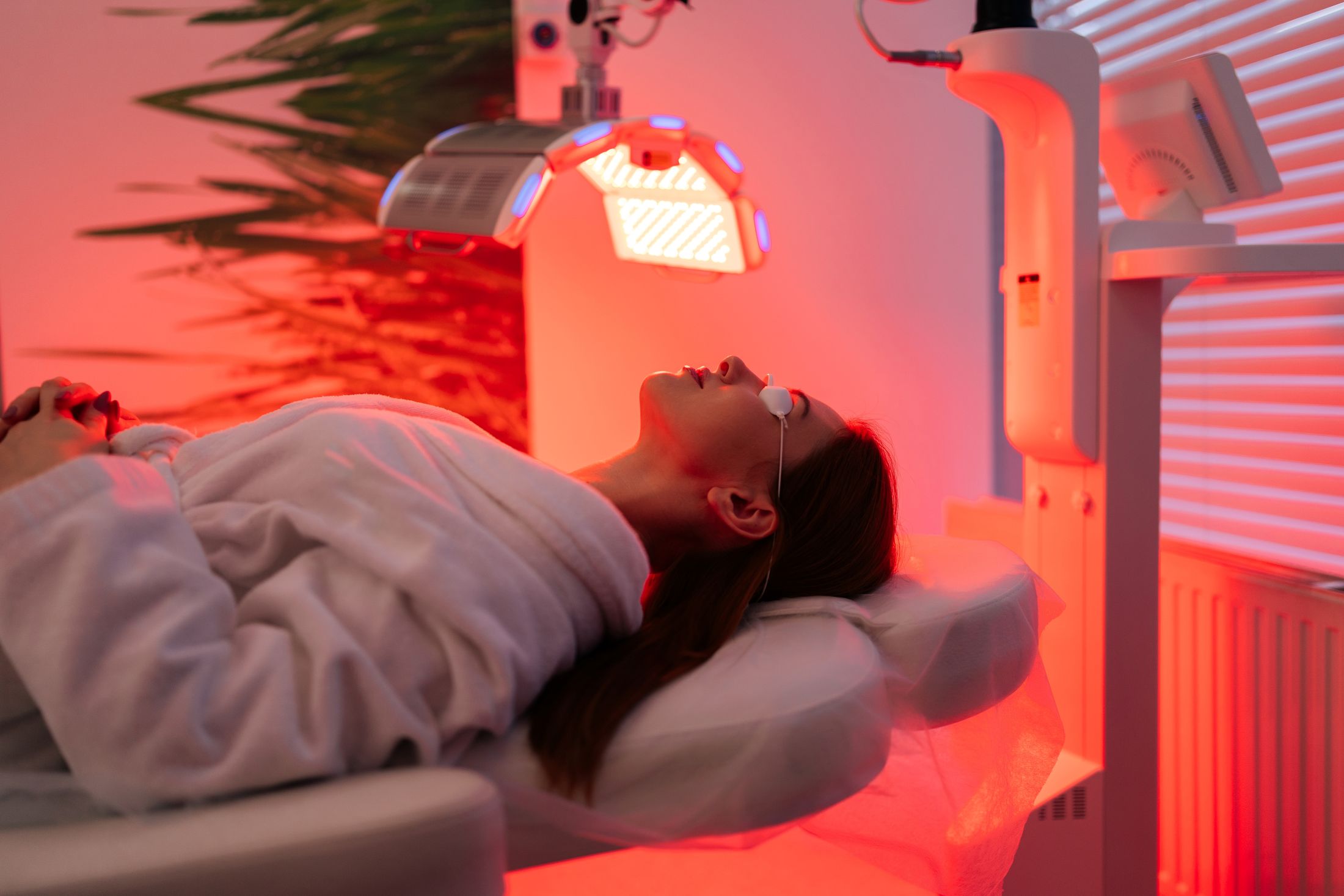 Red Light Therapy Benefits: Cellular Support and Recovery